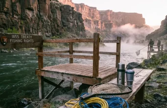 Fishing in Treaty Waters? Here’s What You Need to Know Wide shot of a Columbia River fishing platform at dawn used by treaty fishers under tribal fishing rights.